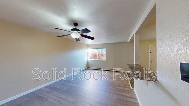 Building Photo - 3014 Mallard Dr