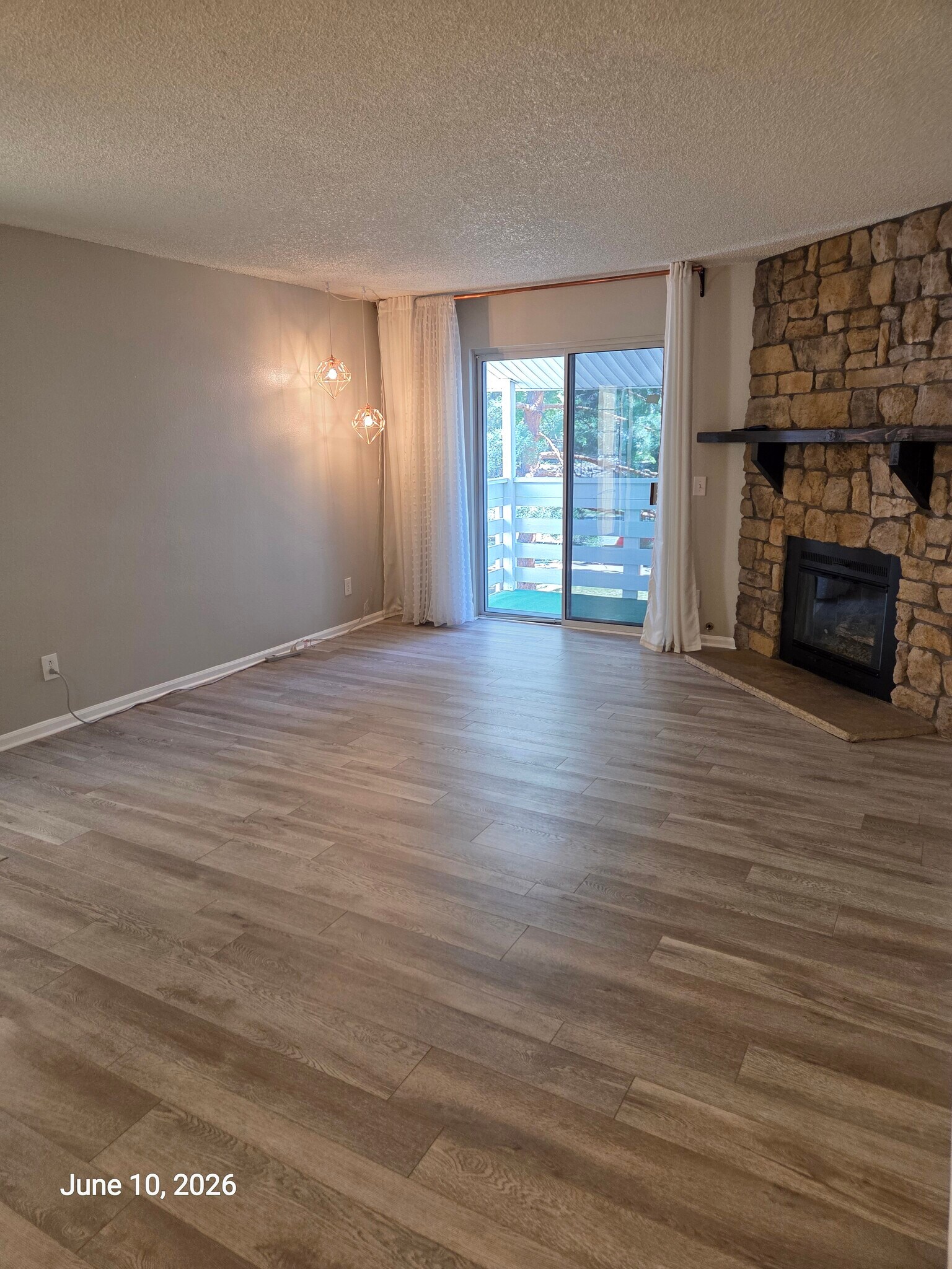 Building Photo - 8555 Fairmount Dr