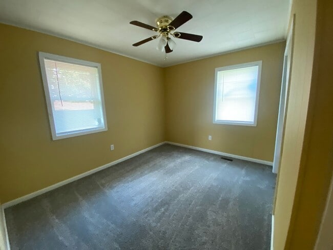 Building Photo - Nice 2bed/1bath home in Portia!!!