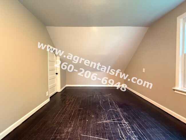 Building Photo - 3207 Dinnen Ave