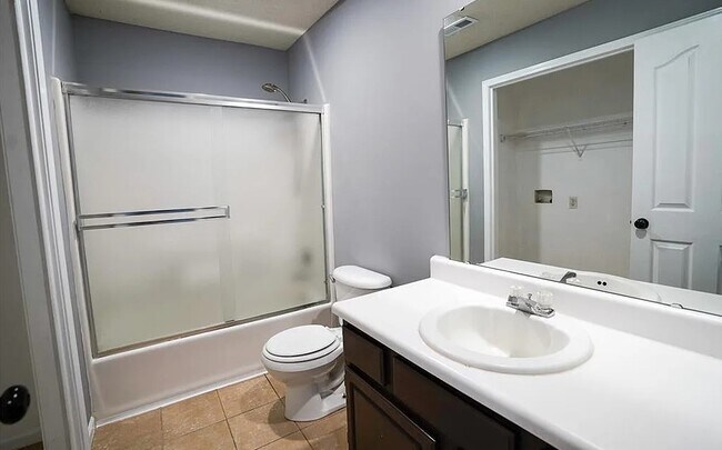 Building Photo - 853 E 167th Ct