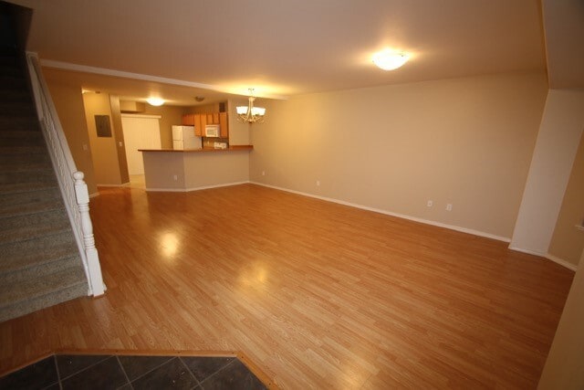 Building Photo - 3 Bedroom Condo close to JBER and Shopping!