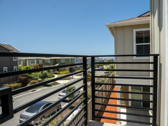 Building Photo - 3001 Shorebird Pl