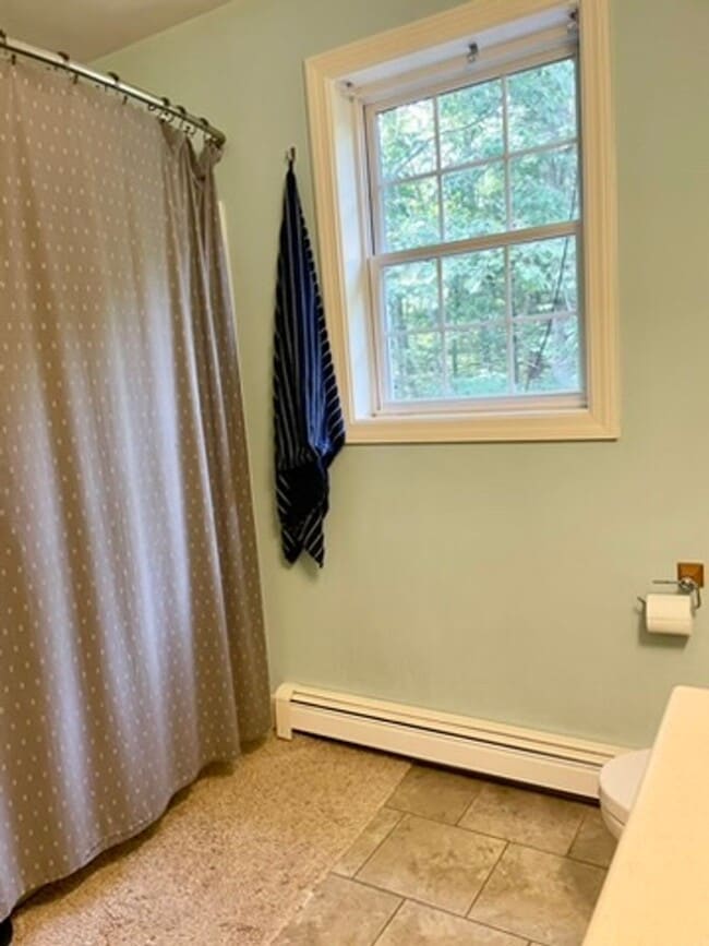 Building Photo - Sublet available now to May. Stunning 5 bedroom Falmouth Home