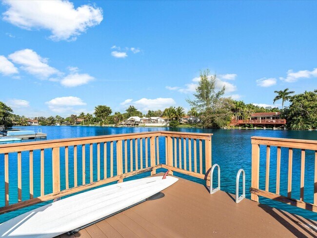 Building Photo - 21151 NE 22nd Ct