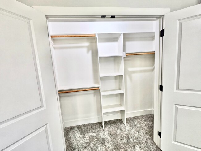 Building Photo - 220 W Bond St