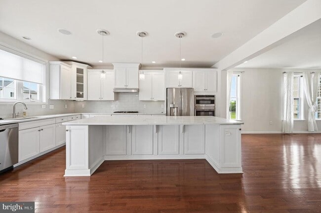 Building Photo - 24267 Purple Finch Dr