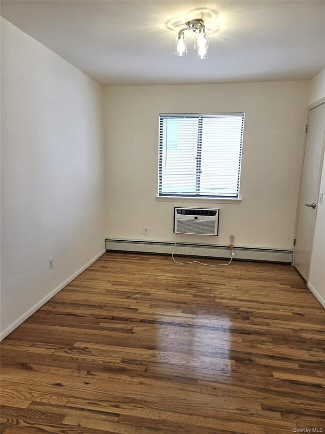 Building Photo - 90 Graywood Rd