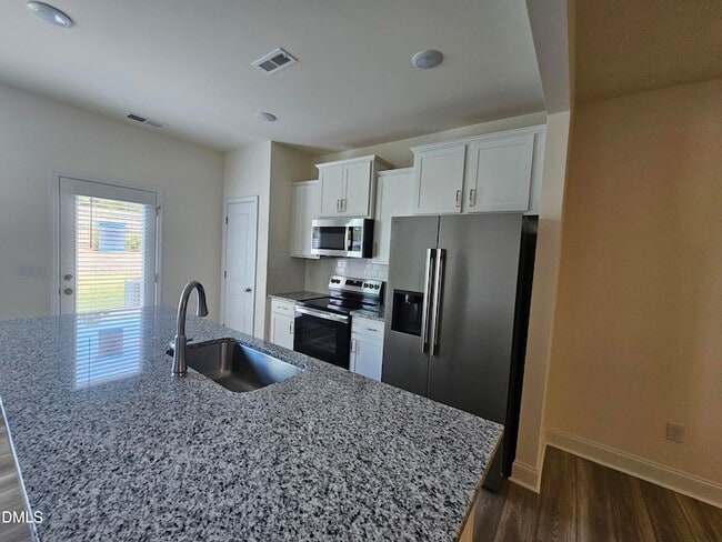 Building Photo - 48 Bloodroot St