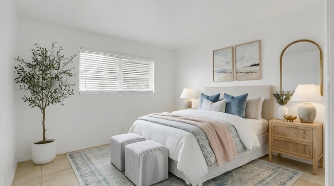 Building Photo - 711 SE 15th St