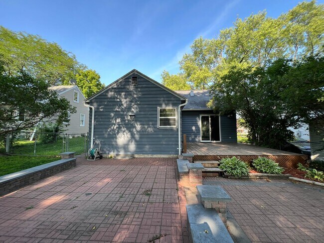 Building Photo - Single family home in an incredible location!!