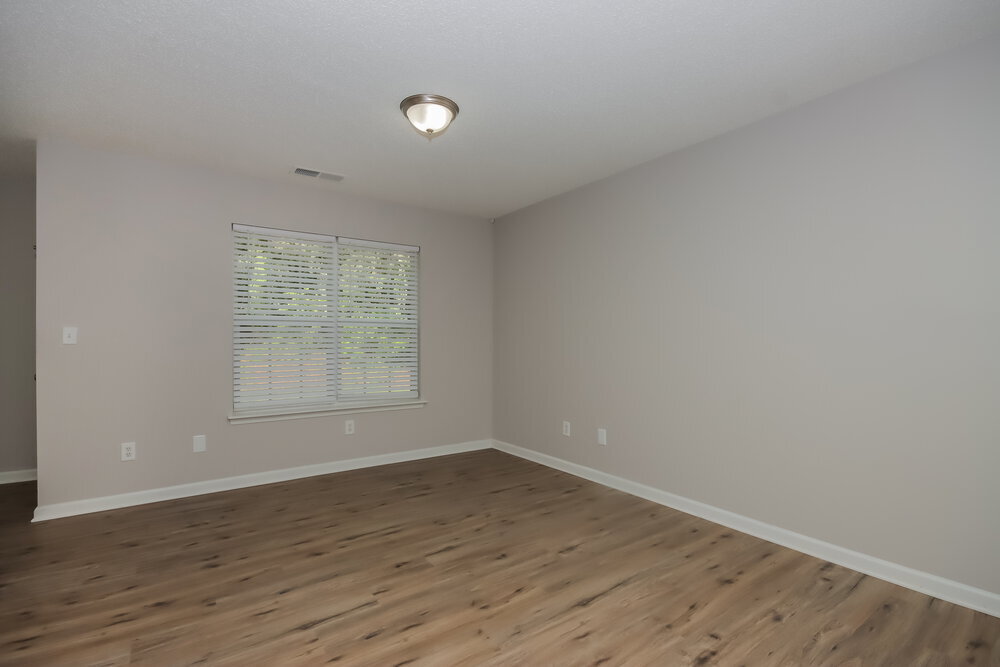 Building Photo - 8042 Christmas Ct