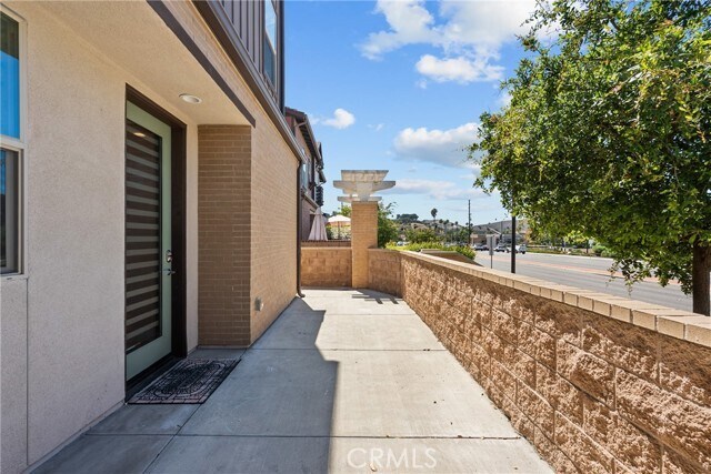 Building Photo - 105 Red Brick Dr