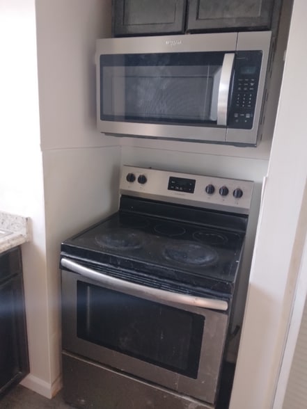 Building Photo - 2541 Myrtle Ave