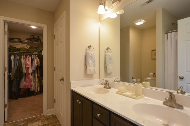 Building Photo - Beautiful 3 Bedroom Home in Everett's Creek Community