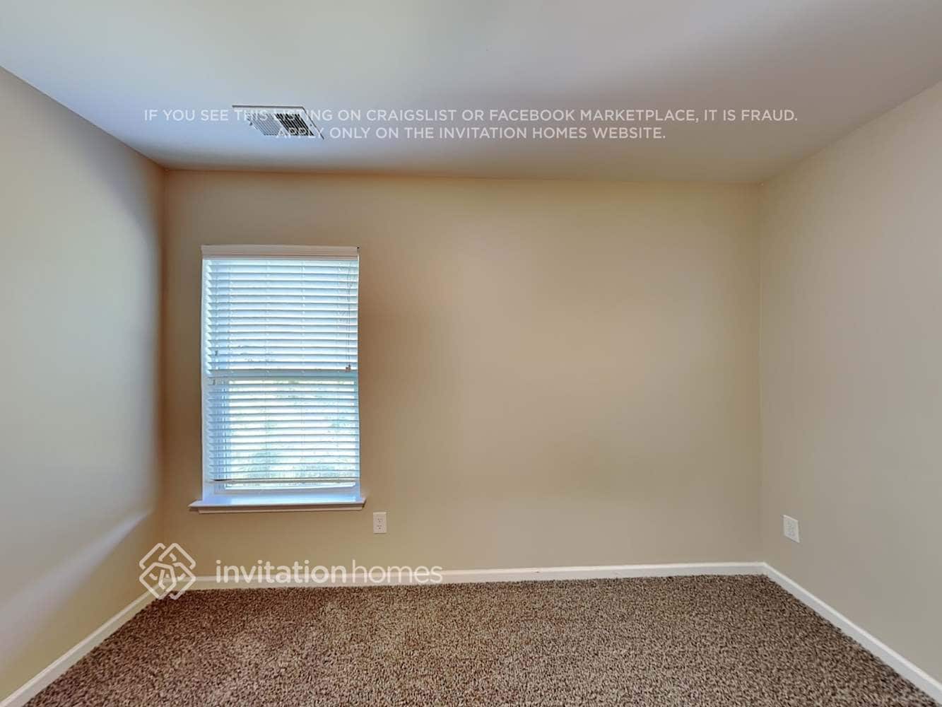 Building Photo - 3302 Streamside Dr