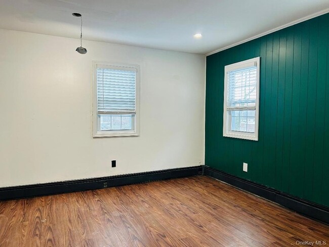 Building Photo - 67 Schneider Ave