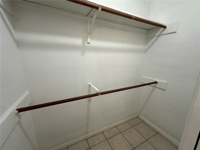 Building Photo - 2189 Spring Park Dr