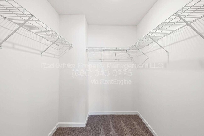 Building Photo - 2881 Yeager Dr NW