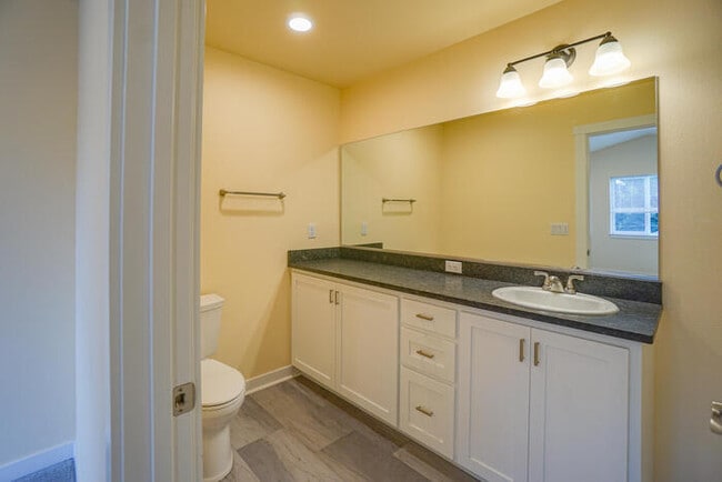 Building Photo - 11215 NE 23rd St