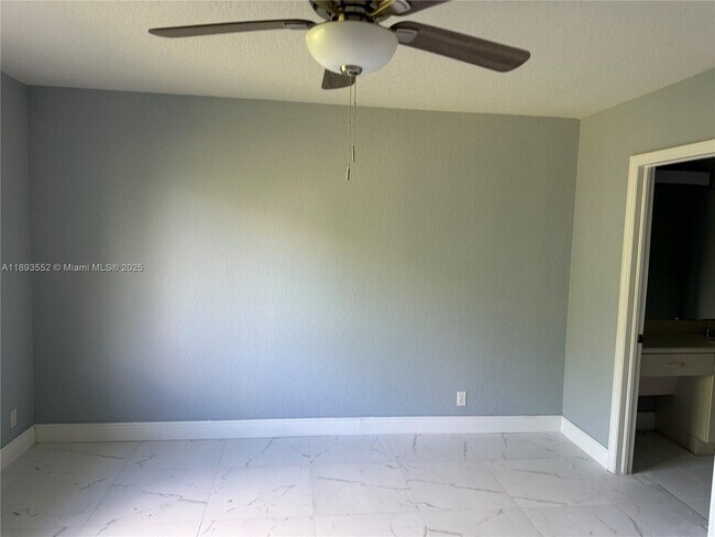 Building Photo - 7653 Tamarac Island Cir