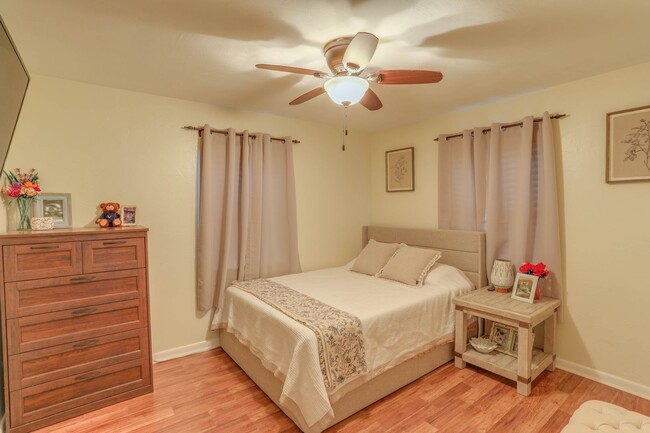 Building Photo - 3442 Lila Dr