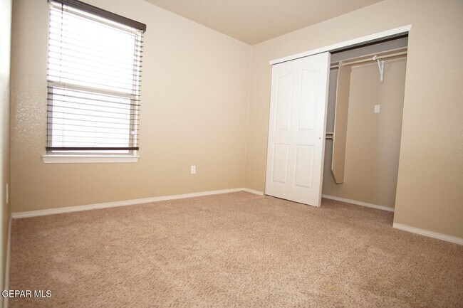 Building Photo - 14207 Otter Point Ct