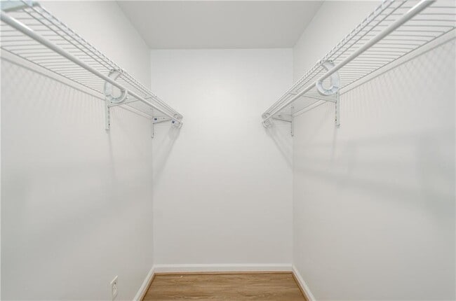 Building Photo - 2470 Cambridge Hills Rd