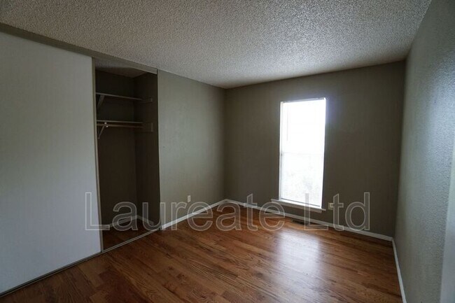 Building Photo - 2484 S Laredo St