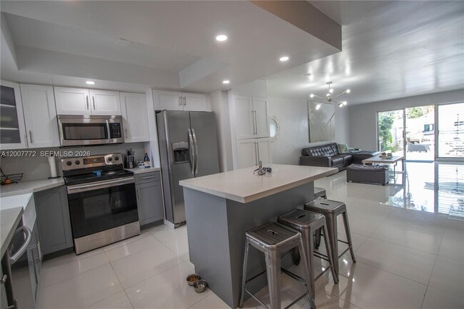 Building Photo - 2117 NE 123rd St