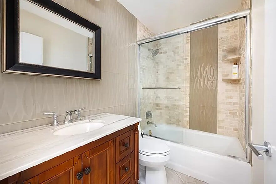 Building Photo - 222 E 14th St