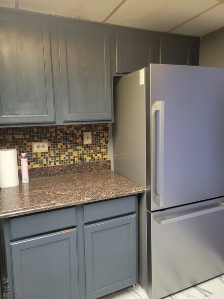 Building Photo - 258 E Bailey Rd