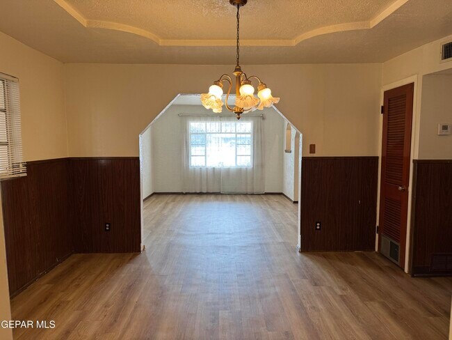 Building Photo - 9351 Carranza Dr