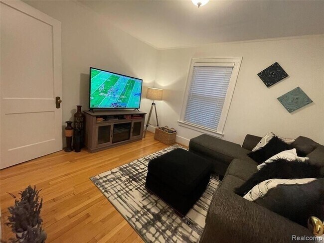 Building Photo - 531 Oakland Ave