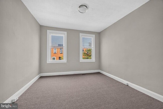 Building Photo - 602 S Macon St.