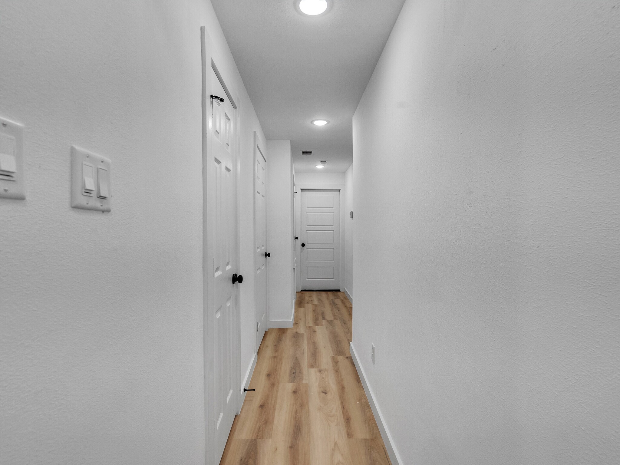 Building Photo - 9410 Firnat St