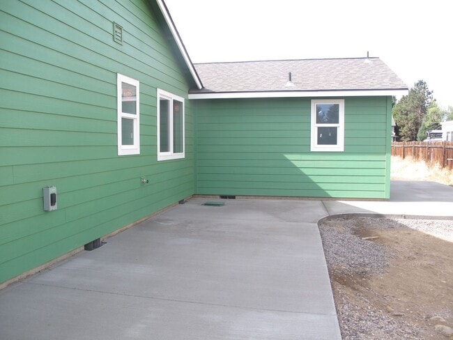 Building Photo - Live in Sisters Oregon