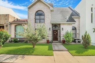 Building Photo - 3113 S Casa Linda St