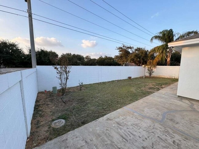 Building Photo - 2064 Lima Loop