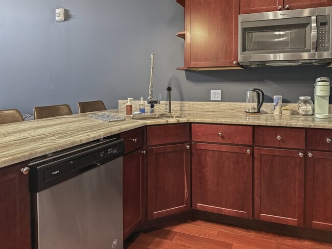 Building Photo - 1421 N 5th St