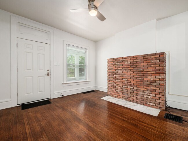 Building Photo - 2463 Findley Ave