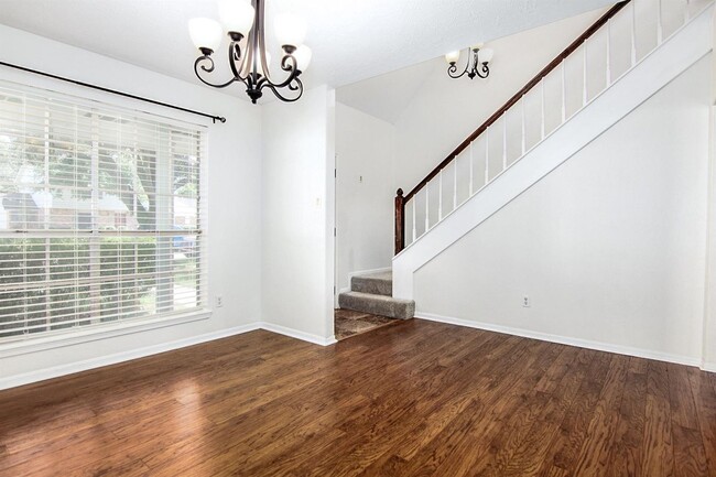 Building Photo - 505 Heathgate Dr