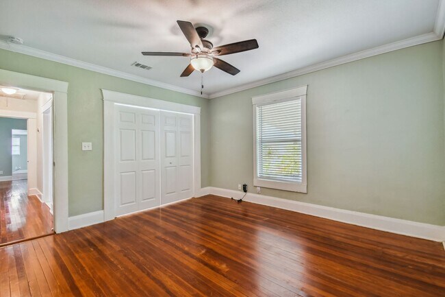 Building Photo - Riverside Heights Historic Bungalow!