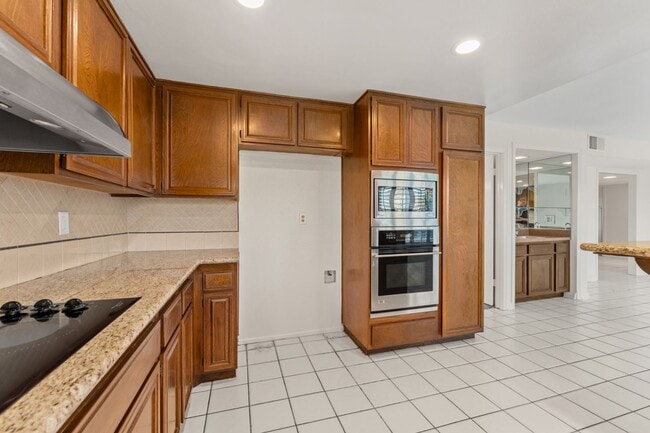 Building Photo - 4/Bed, 3/Bath YL Travis Ranch Home w/Pool & Spa