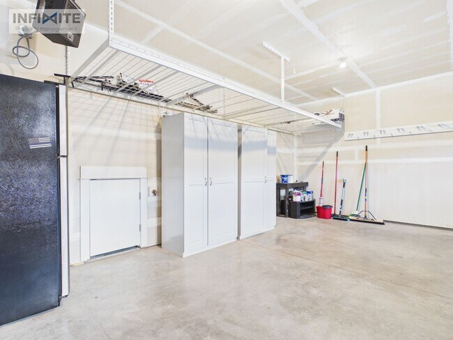 Building Photo - 3083 Lori Ln