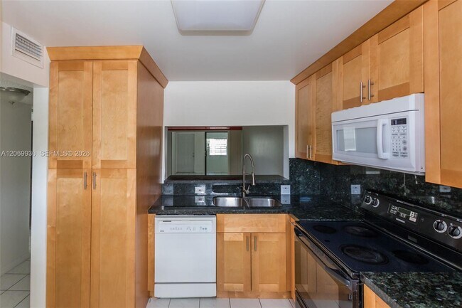 Building Photo - 3777 NW 78th Ave