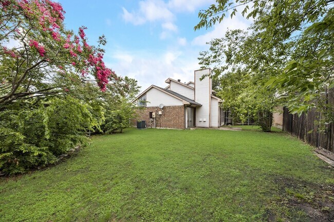 Building Photo - 2100 Stradivarius Ln