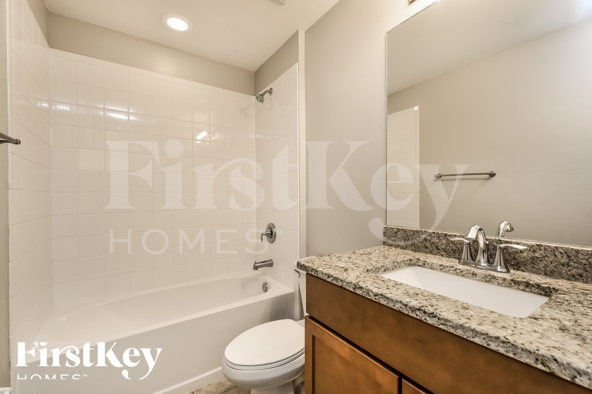 Building Photo - 2912 NW 18th Pl