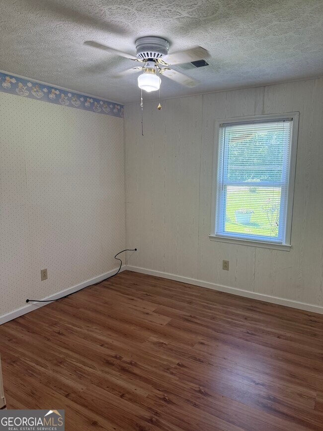 Building Photo - 6396 Old Pendergrass Rd