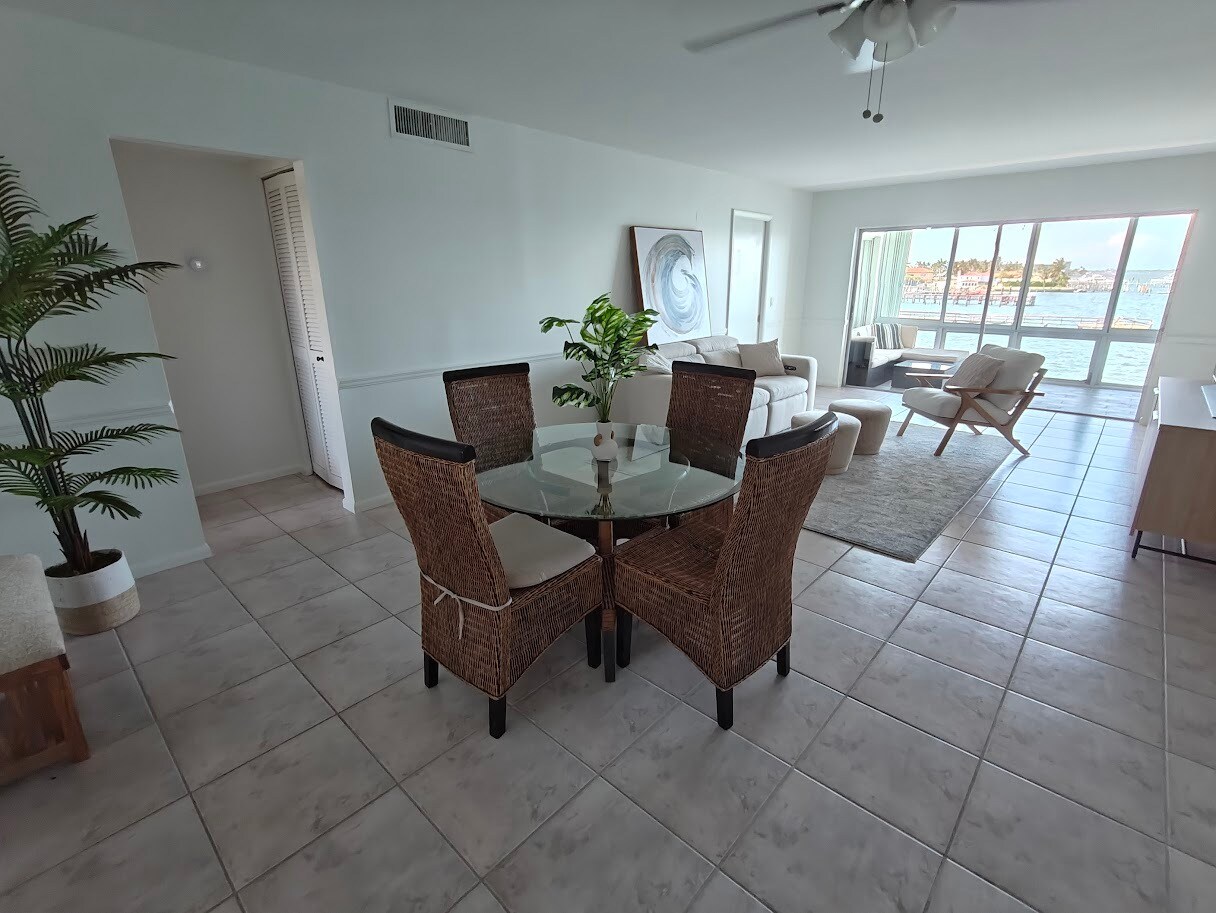 Building Photo - 410 Wilma Cir